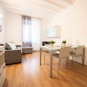 Leoncino Apartamento